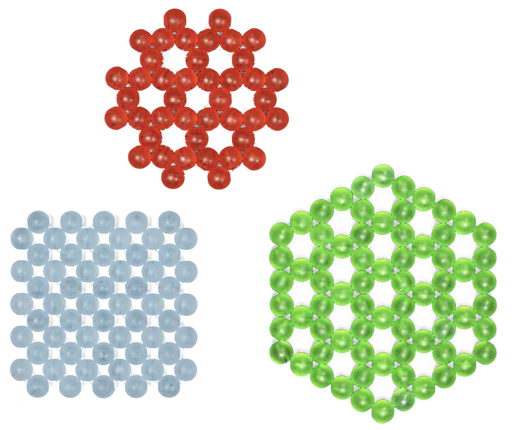Planar regular polygonal weaves